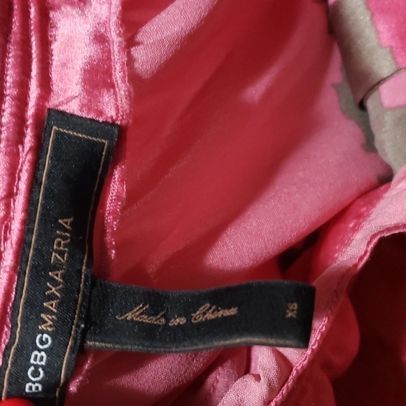 BCBG Maxazaria silk blouse size XS new without tag - Picture 3 of 4